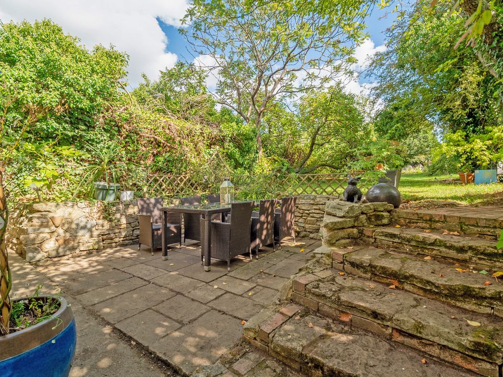 Property photo 2 of 35