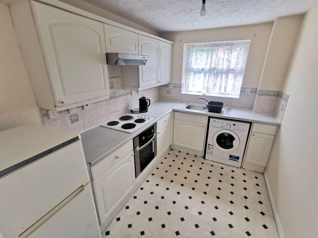 Property photo 3 of 6