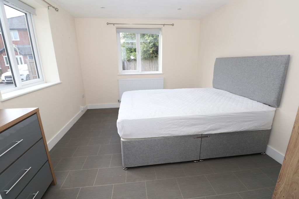 Property photo 1 of 7 Room 1