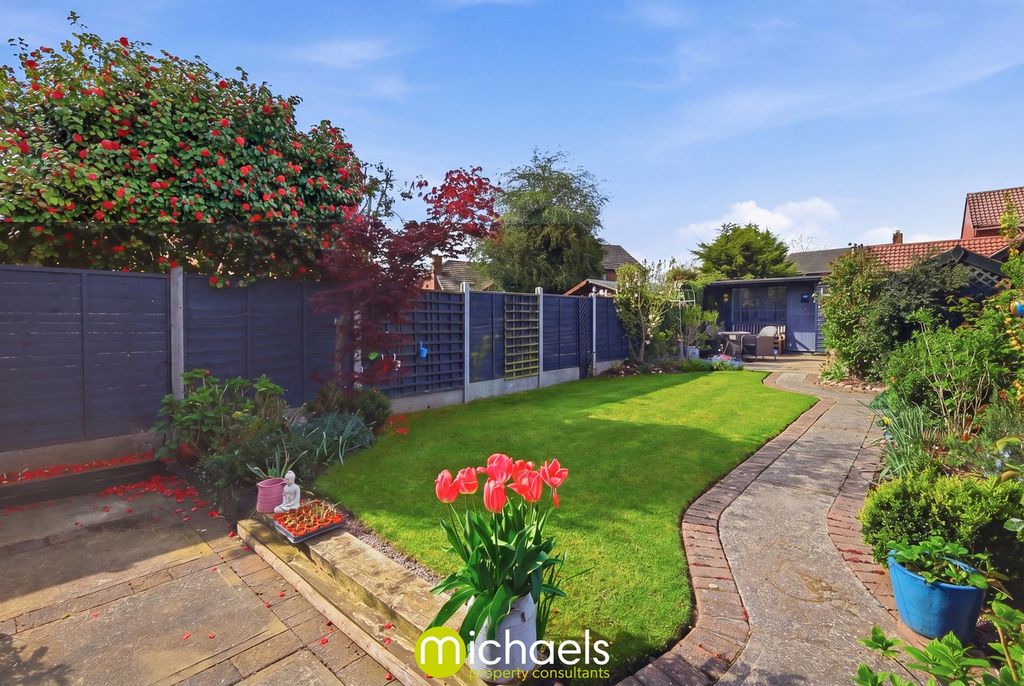 Property photo 2 of 32