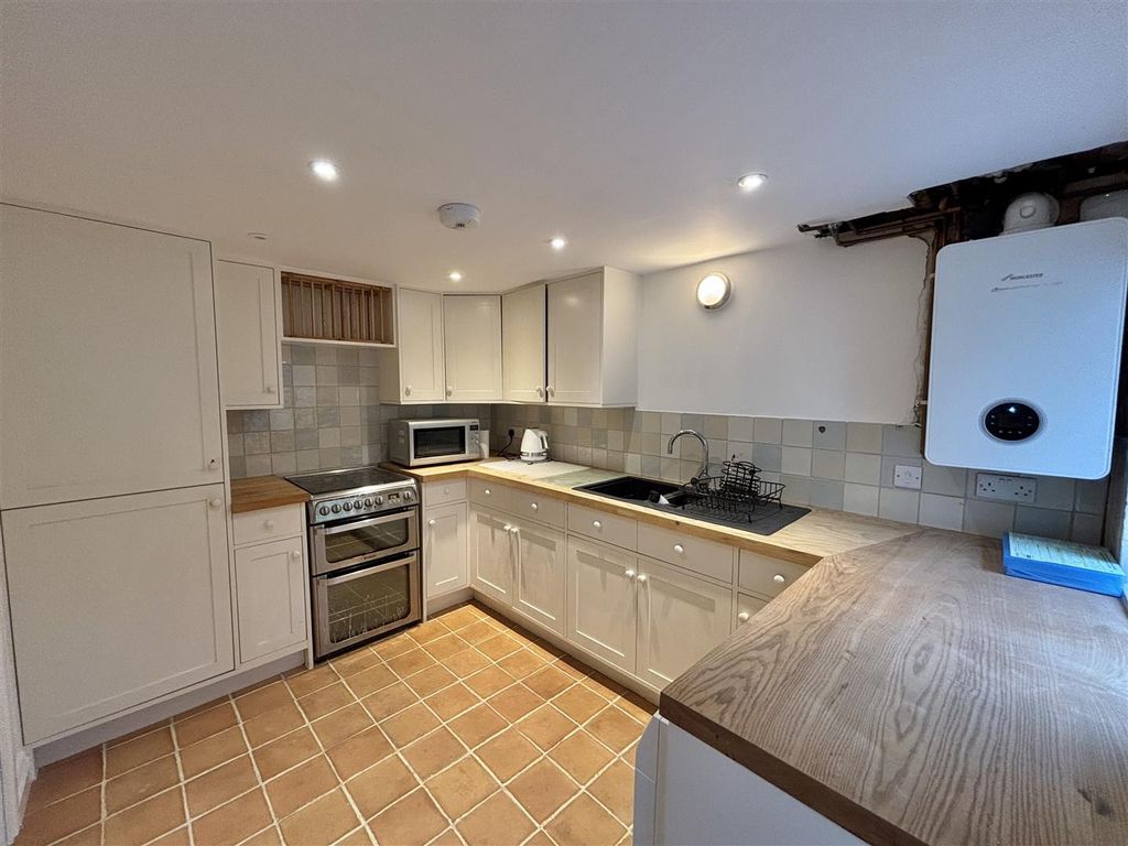 Property photo 2 of 16 Kitchen