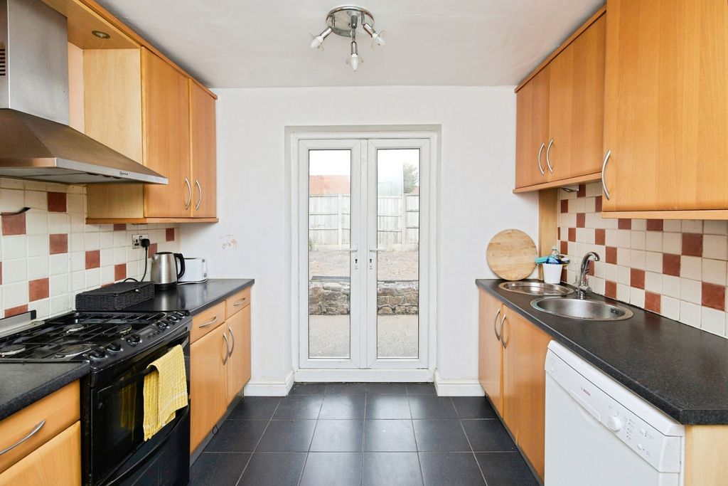 Property photo 3 of 17 Photo