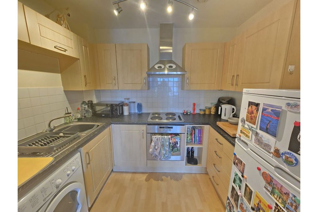 Property photo 3 of 8