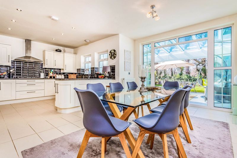 Property photo 3 of 18 Kitchen / Diner