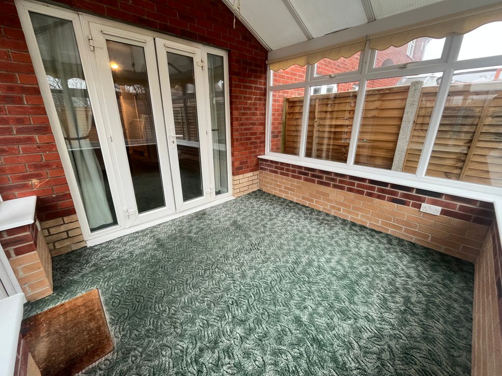 Property photo 2 of 9 Conservatory