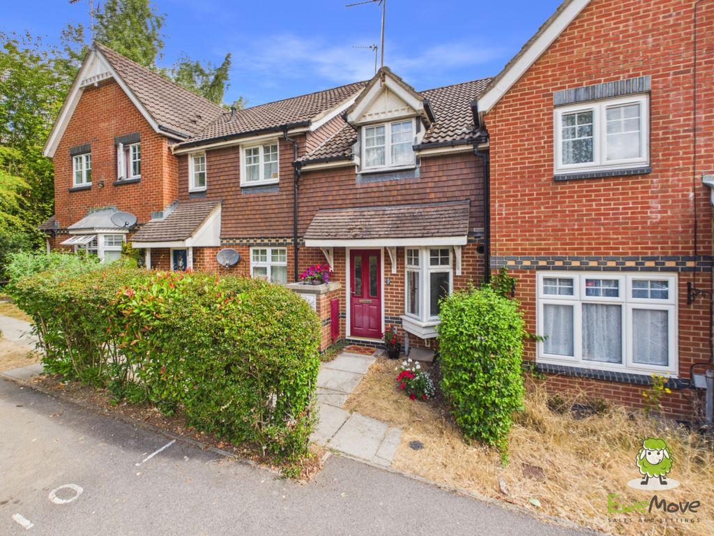 Property photo 1 of 11 Ewemove Estate Agents Basingstoke