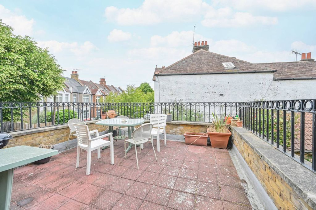 Property photo 3 of 10