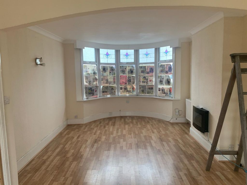 Property photo 2 of 9 Living Area