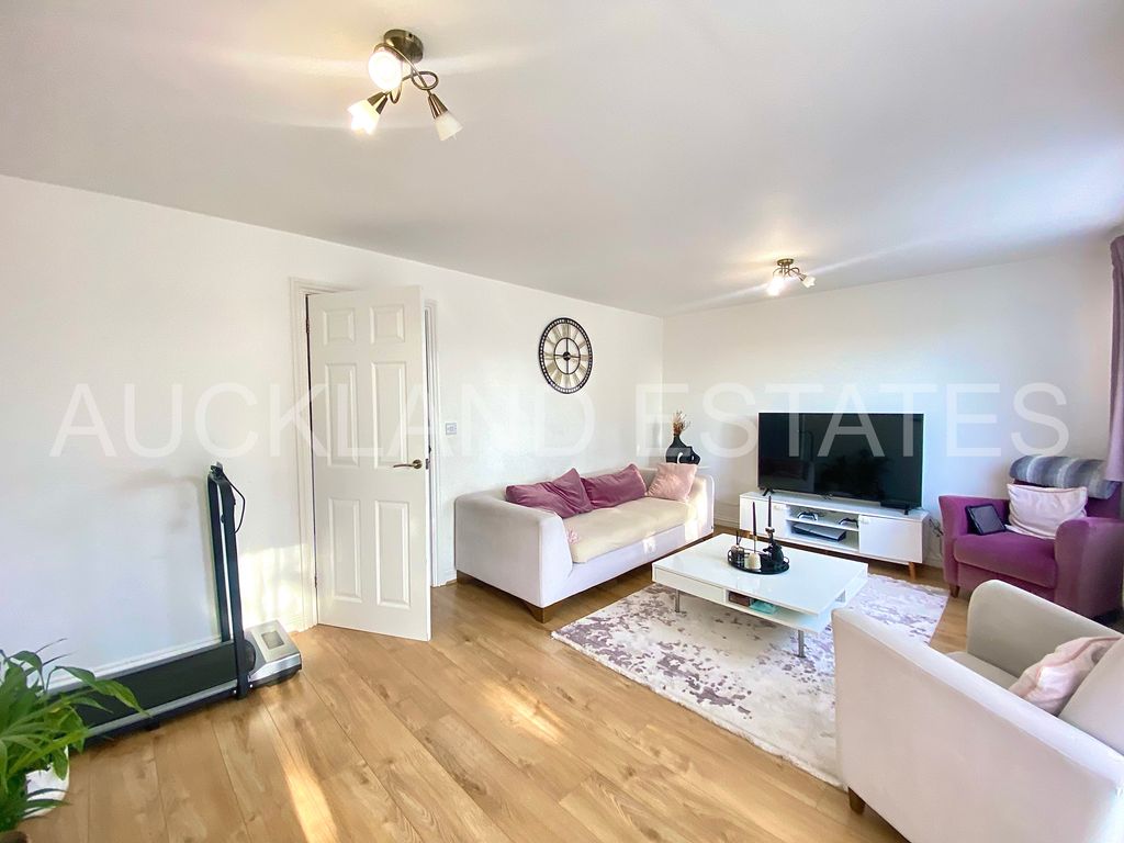 Property photo 3 of 9