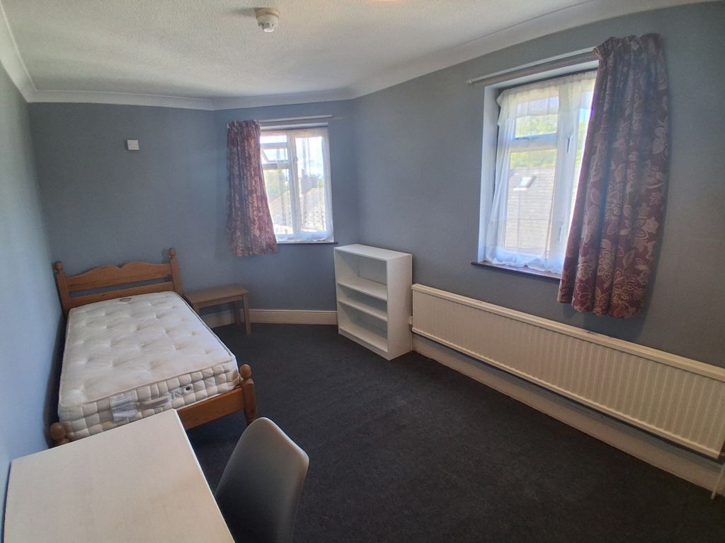 Property photo 3 of 4 Room Three