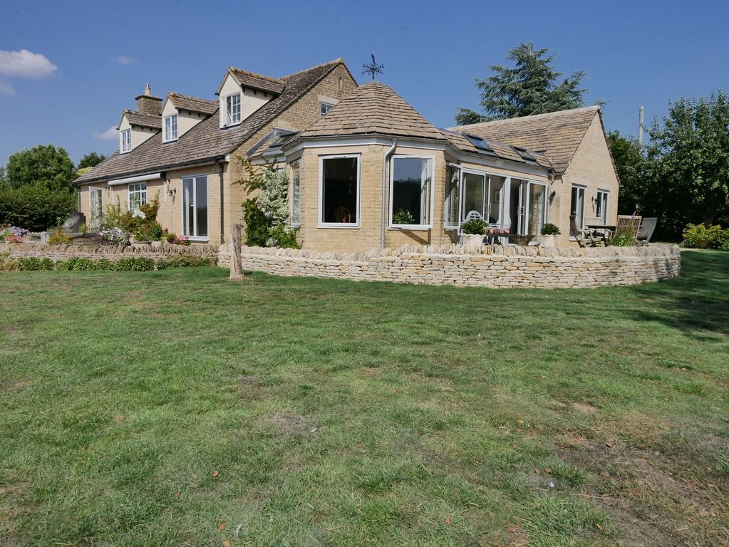 Property photo 1 of 19 P1530312