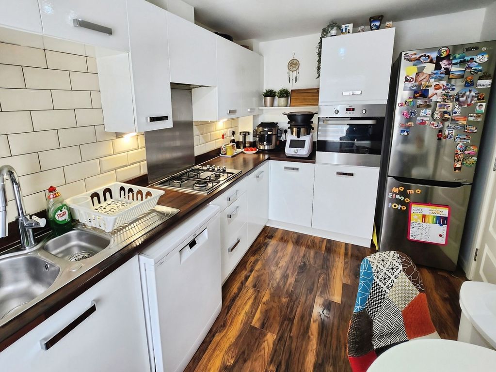 Property photo 3 of 14 Kitchen