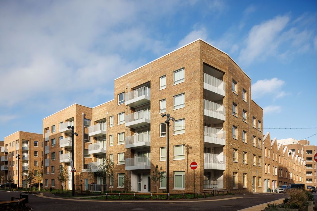 Property photo 1 of 7 Photo 7