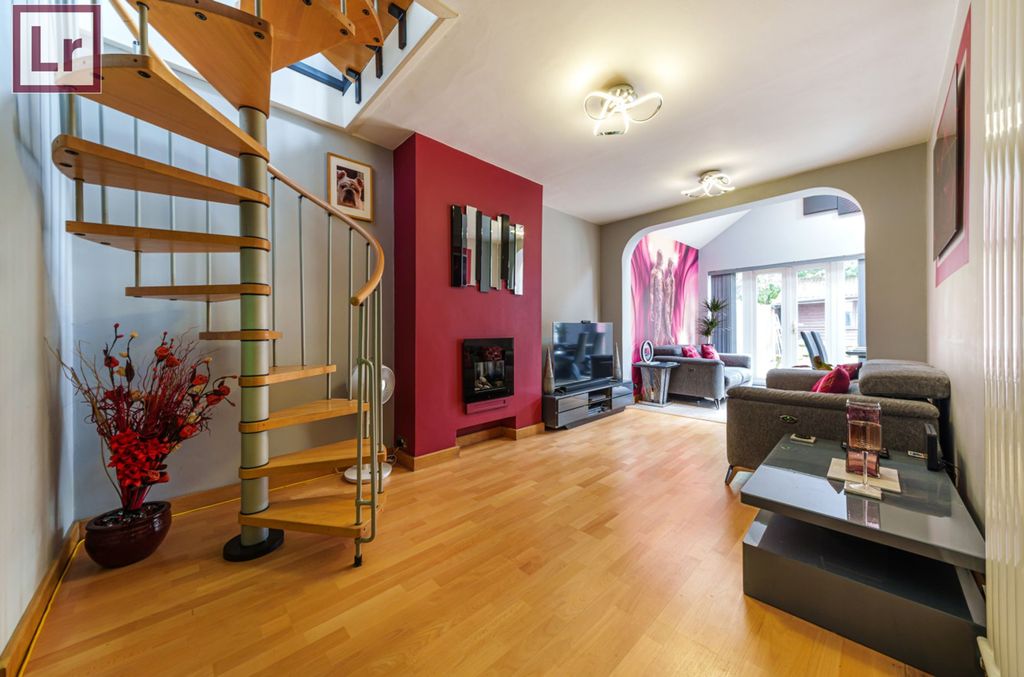 Property photo 1 of 13