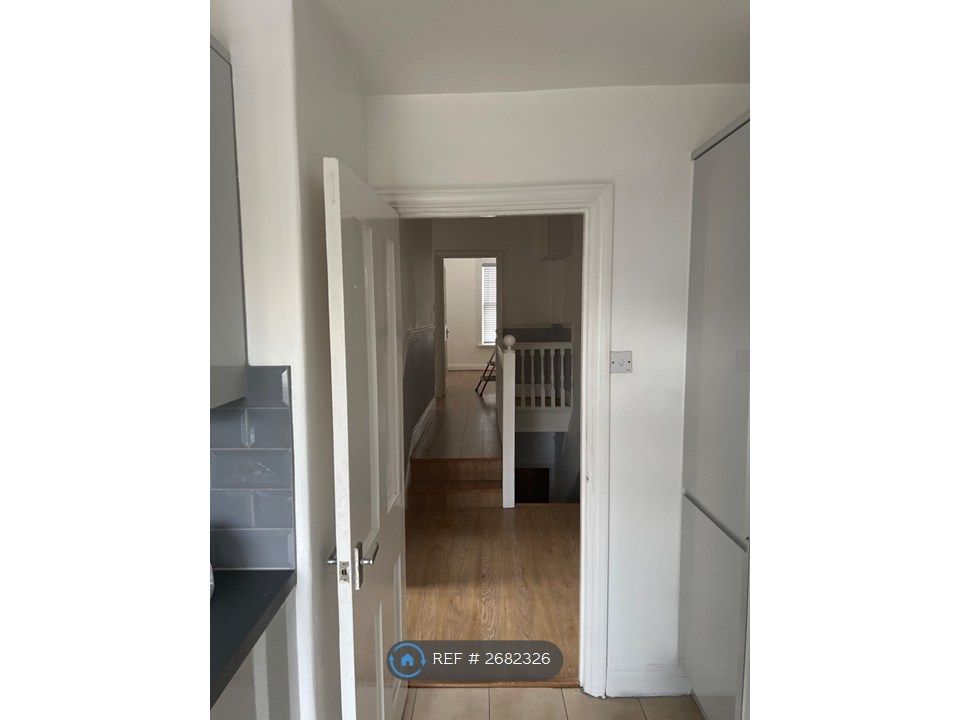 Property photo 3 of 8 Split Level Landing