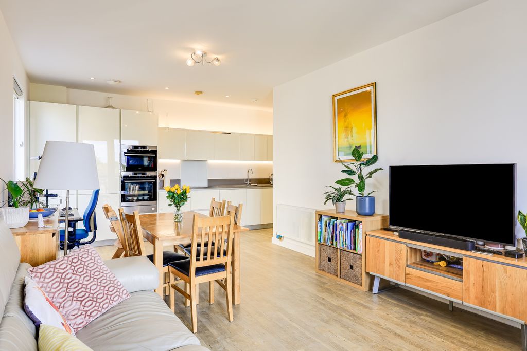 Property photo 2 of 16 Img5