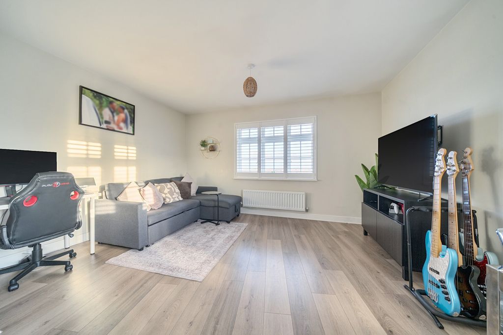 Property photo 2 of 16 Reception Room