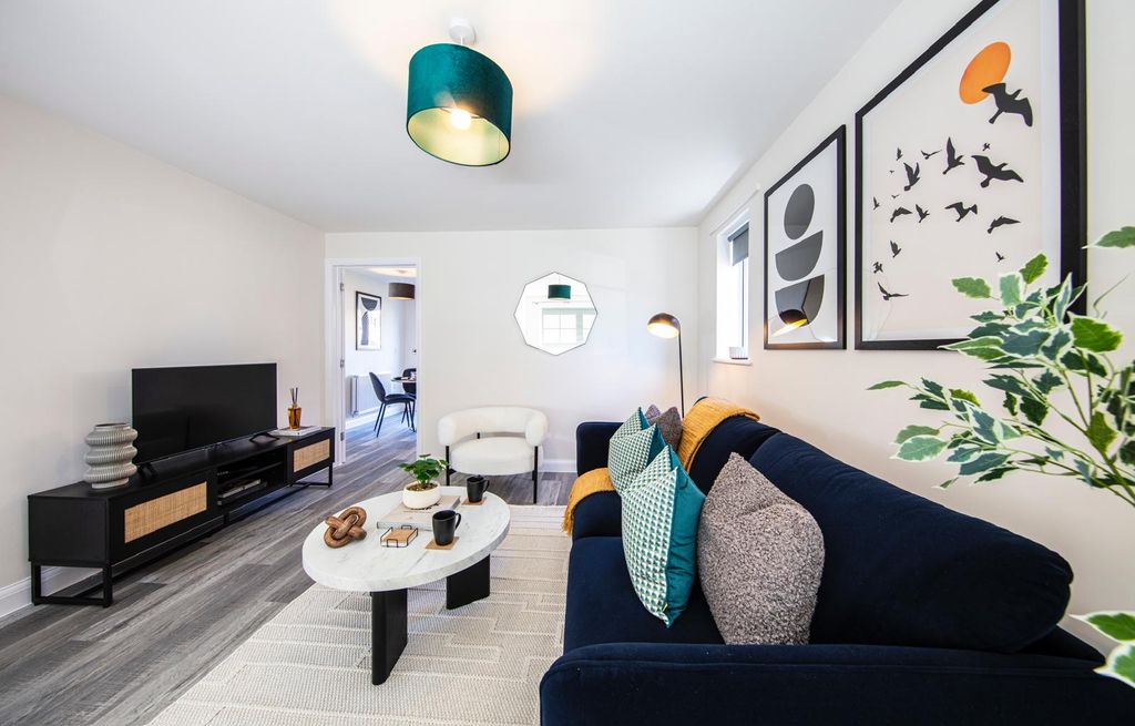 Property photo 3 of 17 Image