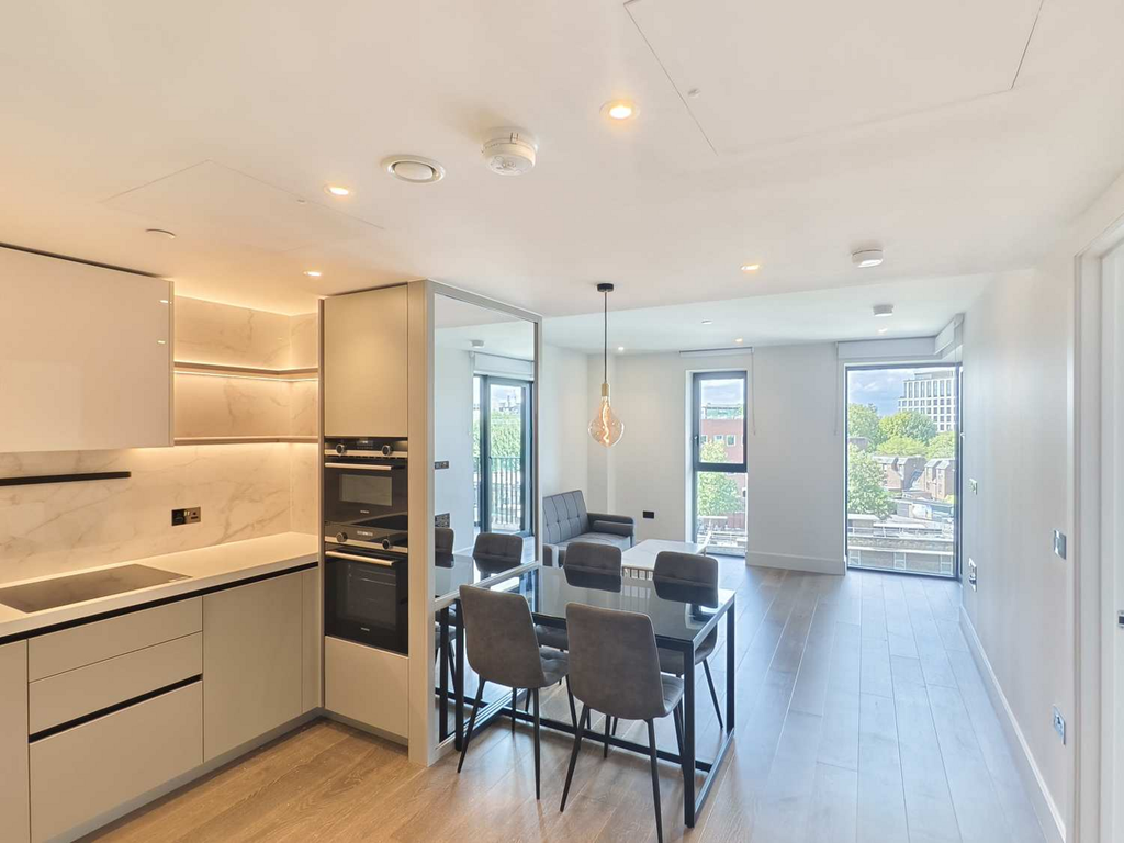 Property photo 1 of 10 Kitchen