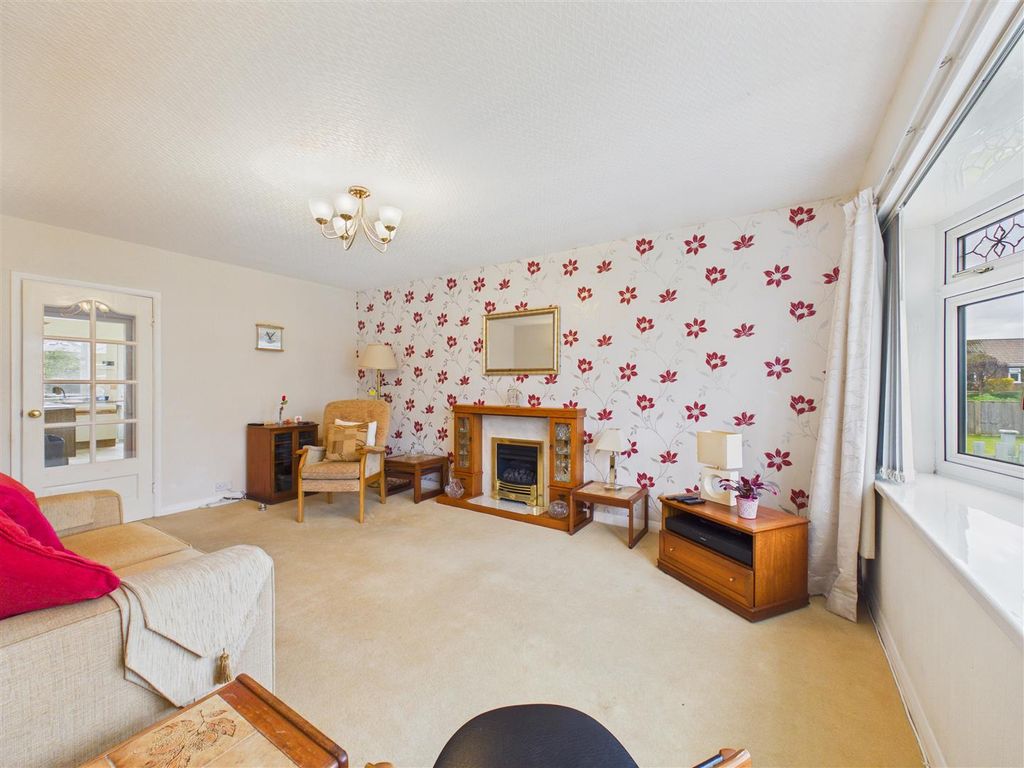 Property photo 3 of 16 Lounge/Dining Room