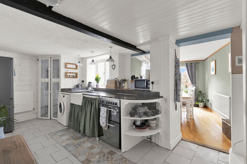 Property photo 3 of 34 Kitchen