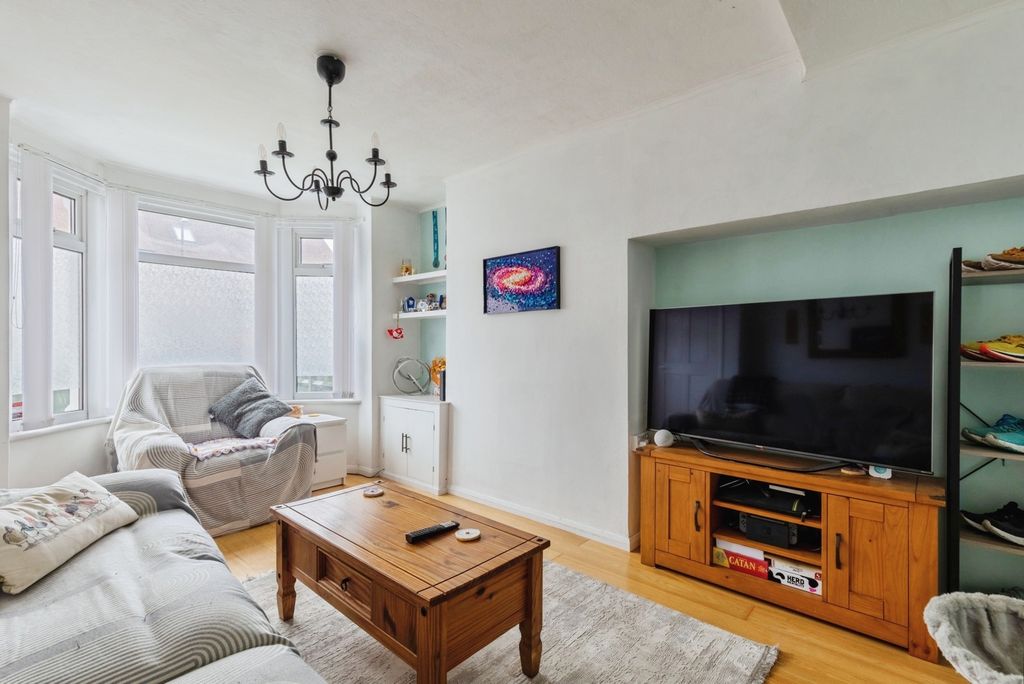 Property photo 2 of 16 Pbox-Img.Jpg