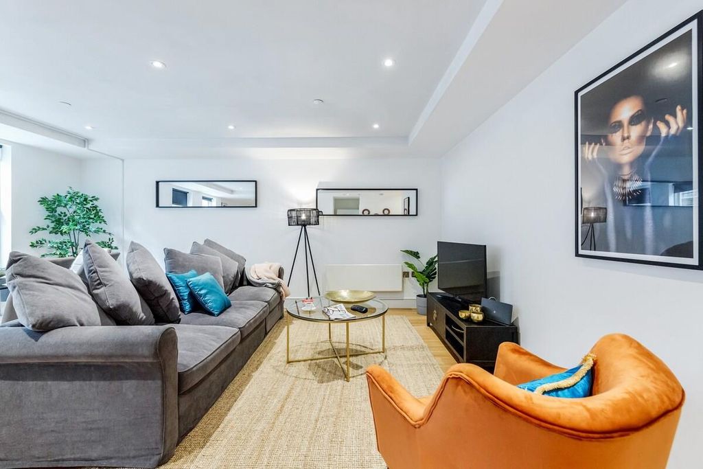 Property photo 3 of 14 Open Plan (2).Jpg