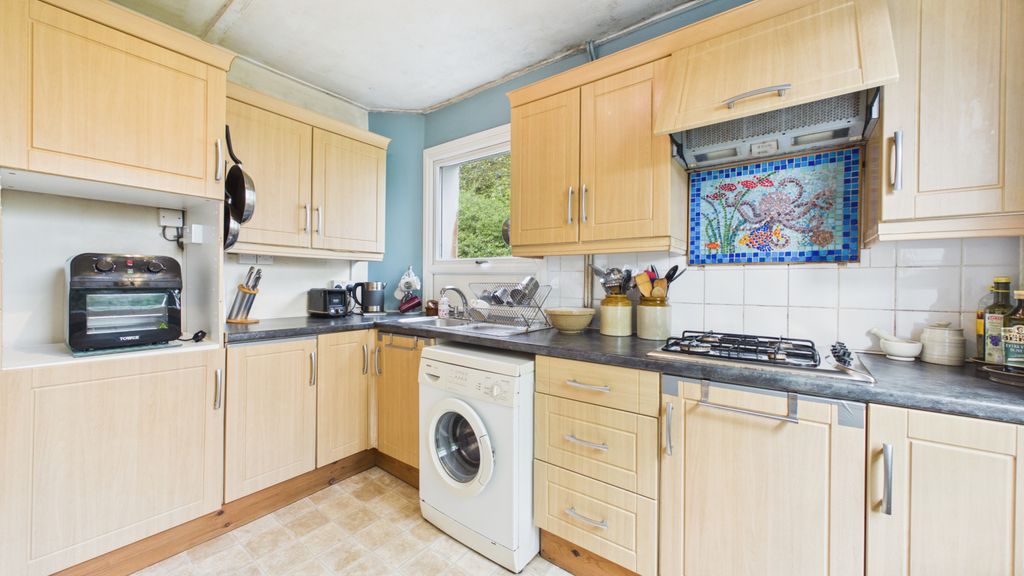 Property photo 3 of 9 Cam02926G0-Pr0355-Still003