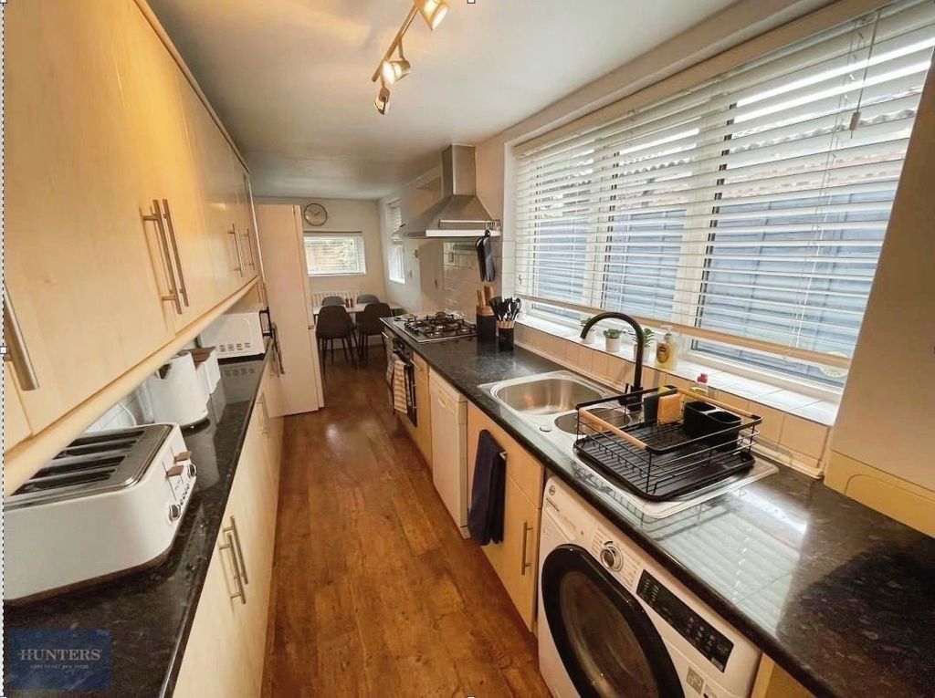 Property photo 3 of 13 Kitchen Breakfast Room 1.Jpg