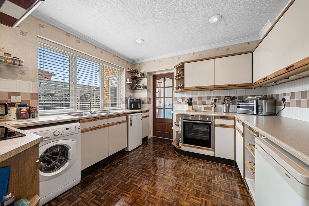 Property photo 3 of 16 Photo 16