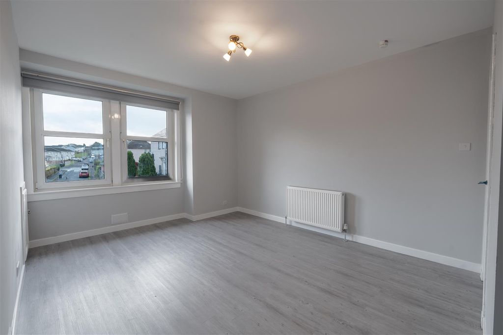 Property photo 3 of 9 Lounge.Jpg