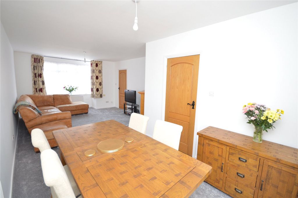 Property photo 3 of 15 Picture No. 12