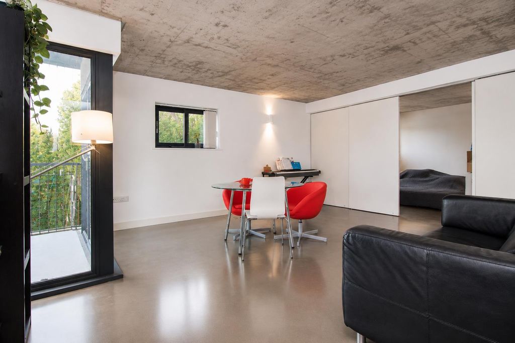 Property photo 3 of 9 H.Png