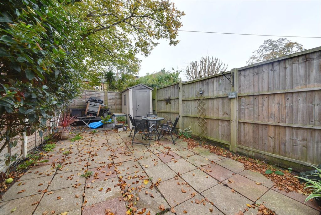 Property photo 2 of 11 56_Brackenbury_Road_Pic_3.Png