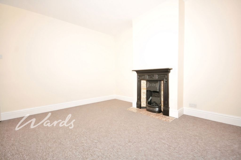 Property photo 3 of 9 Bedroom