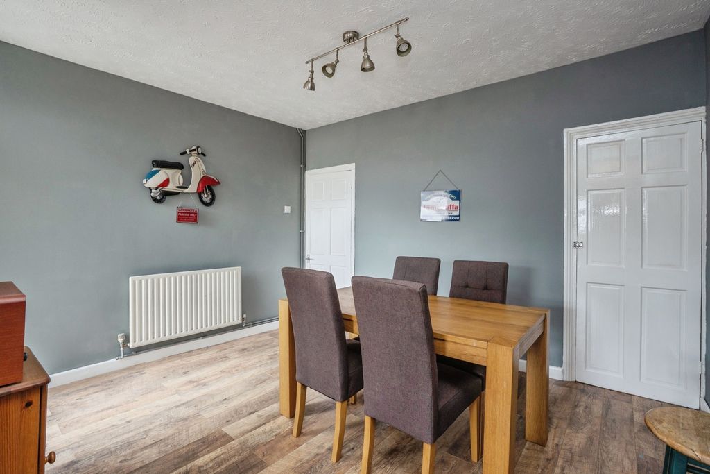 Property photo 3 of 17 Photo