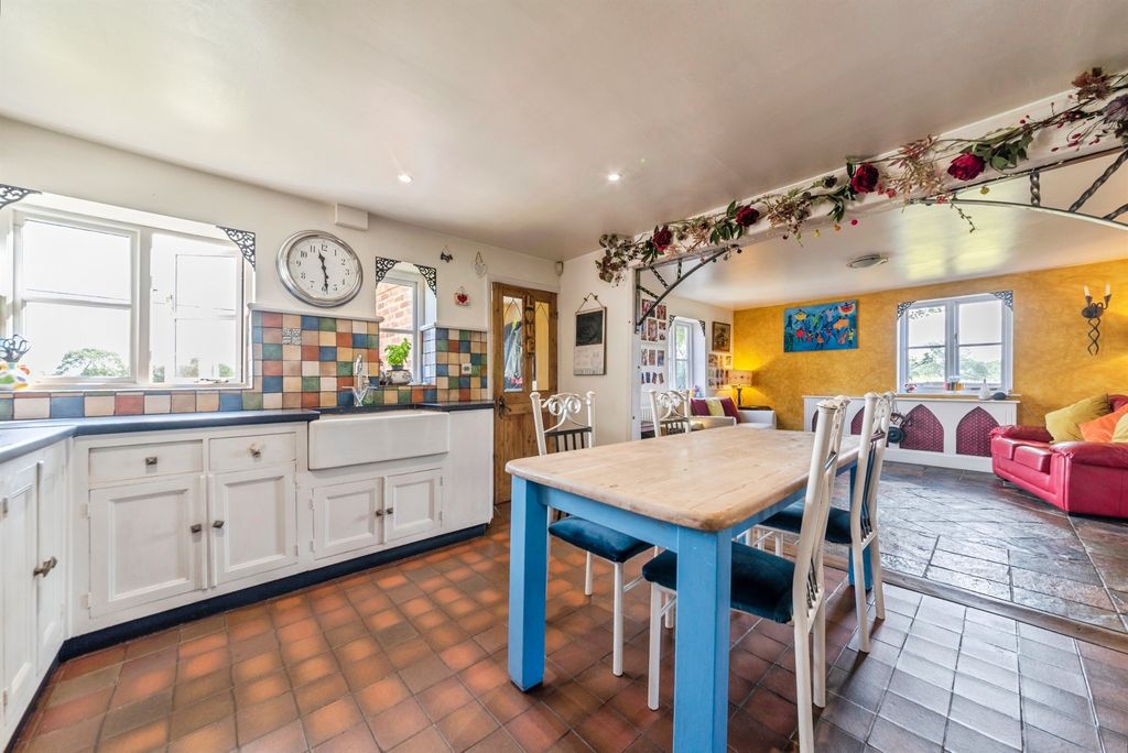 Property photo 3 of 33