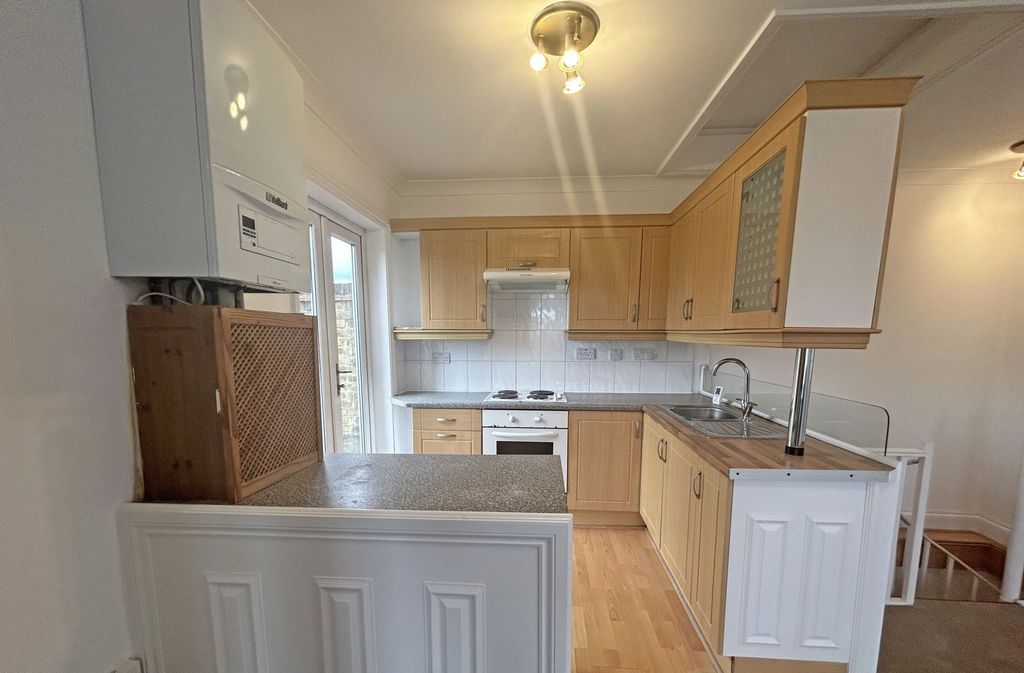 Property photo 1 of 5 Photo 4