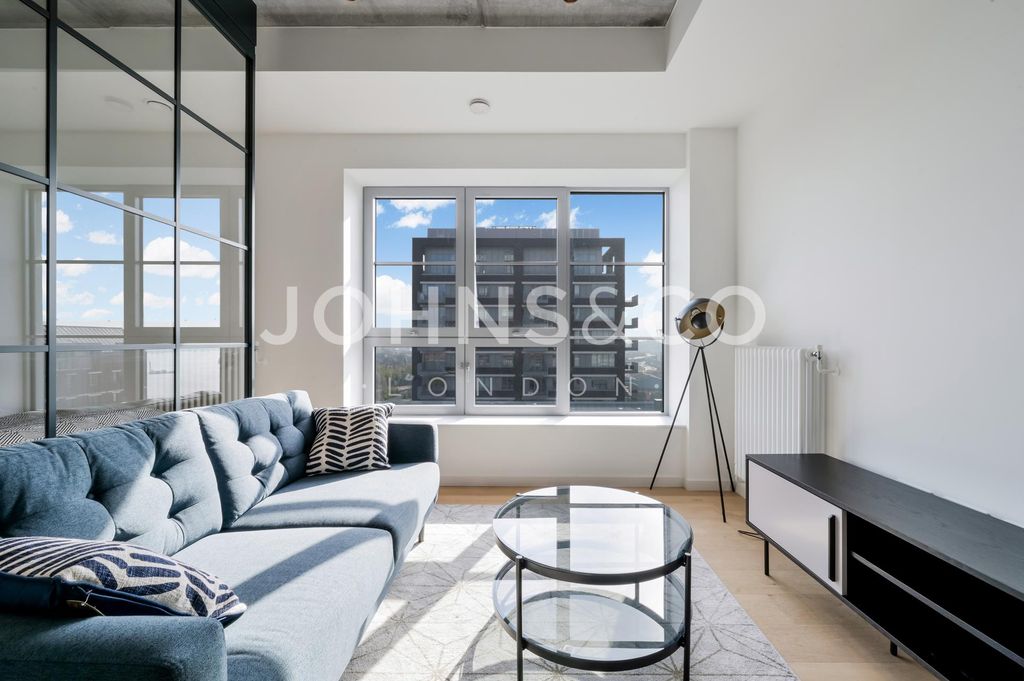 Property photo 2 of 25