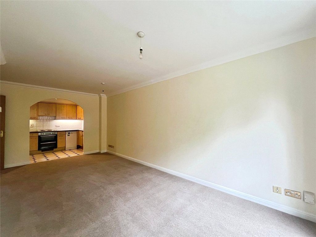Property photo 3 of 12 Picture No. 10