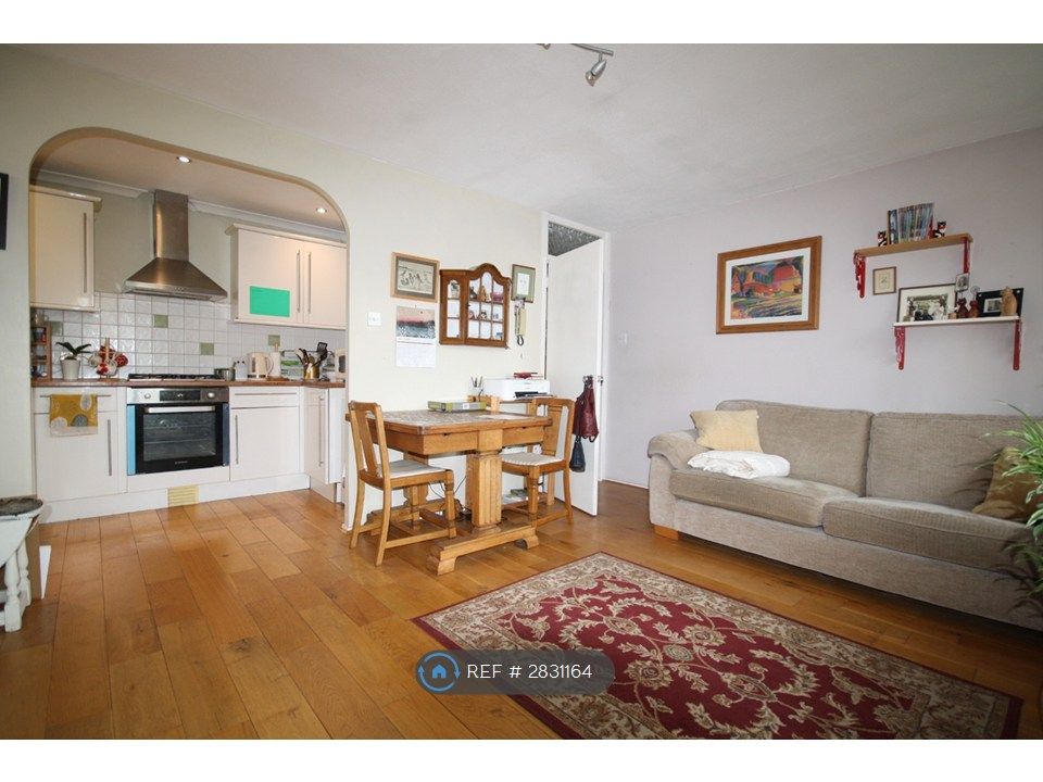 Property photo 3 of 6