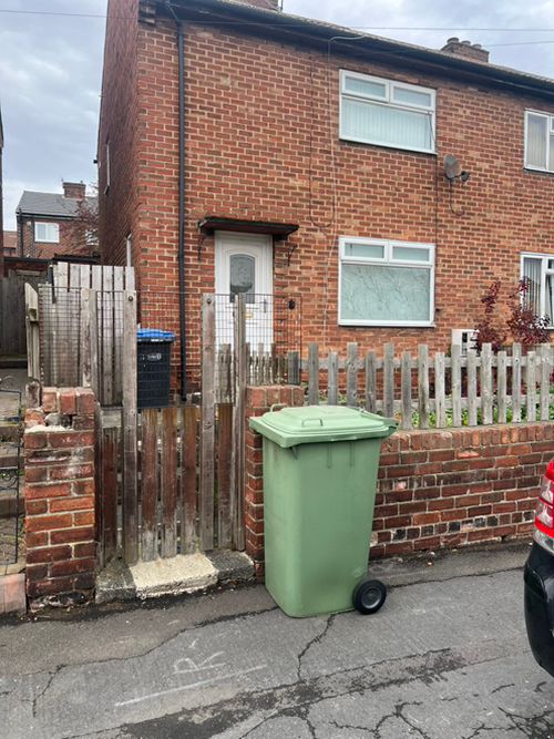 Property photo 1 of 9 Cover