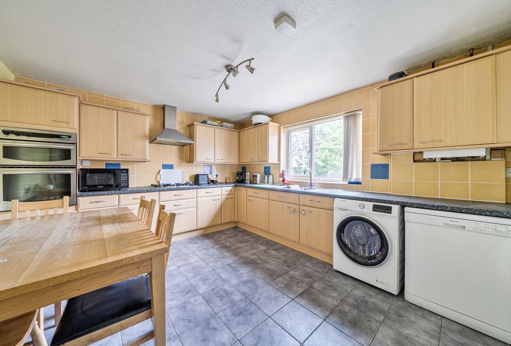 Property photo 2 of 11 1451205-14-6A0342...