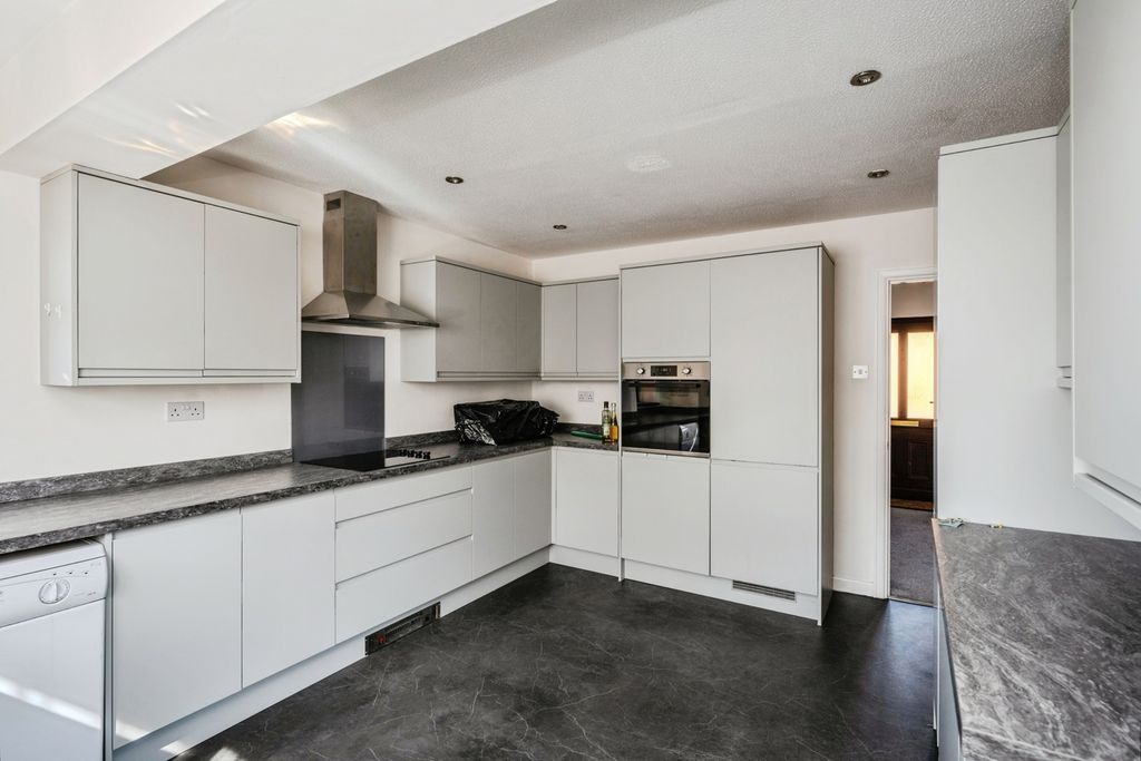 Property photo 2 of 20 Pbox-Img.Jpg