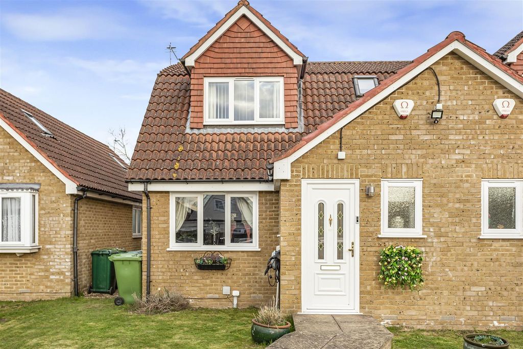 Property photo 1 of 13 Wrens Avenue Foh2.Jpg