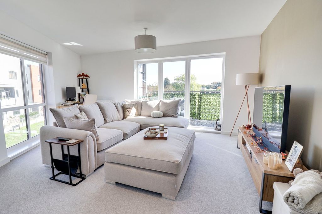 Property photo 2 of 13