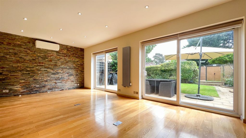 Property photo 3 of 14 Img_1084.Jpg