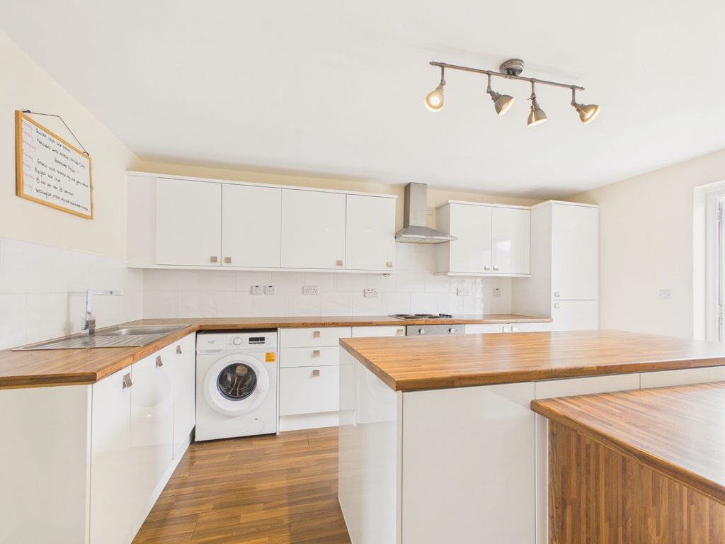 Property photo 2 of 23 5359163