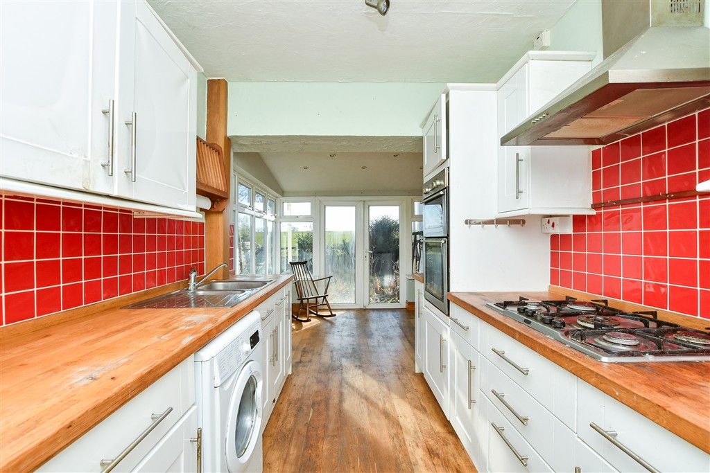 Property photo 2 of 12 Kitchen