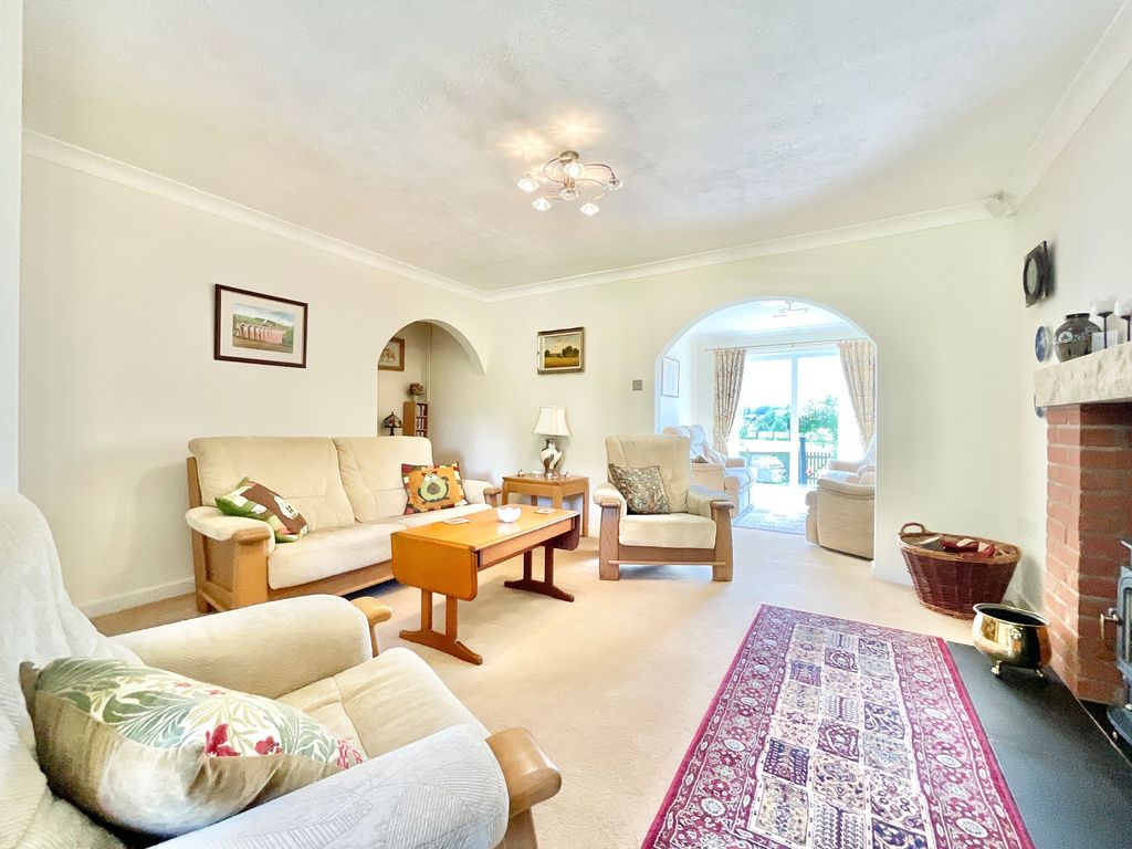 Property photo 2 of 42